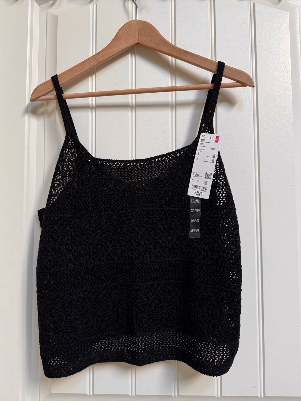 NWT Uniqlo Black Crochet Knitted Camisole. Size XL